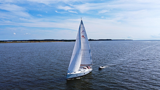 Mae Lynn Rose under sail