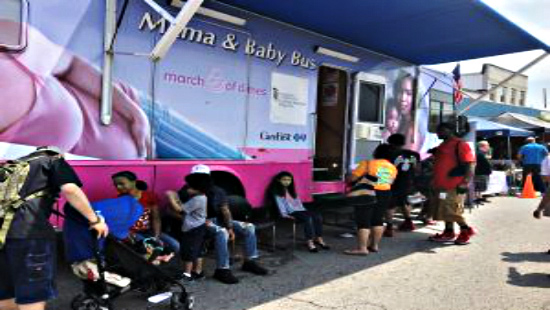 A mobile office assists Mothers and children