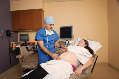 Pregnant patient with physician 