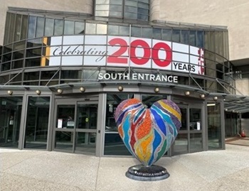 UMMC Downtown Entrance heart mural